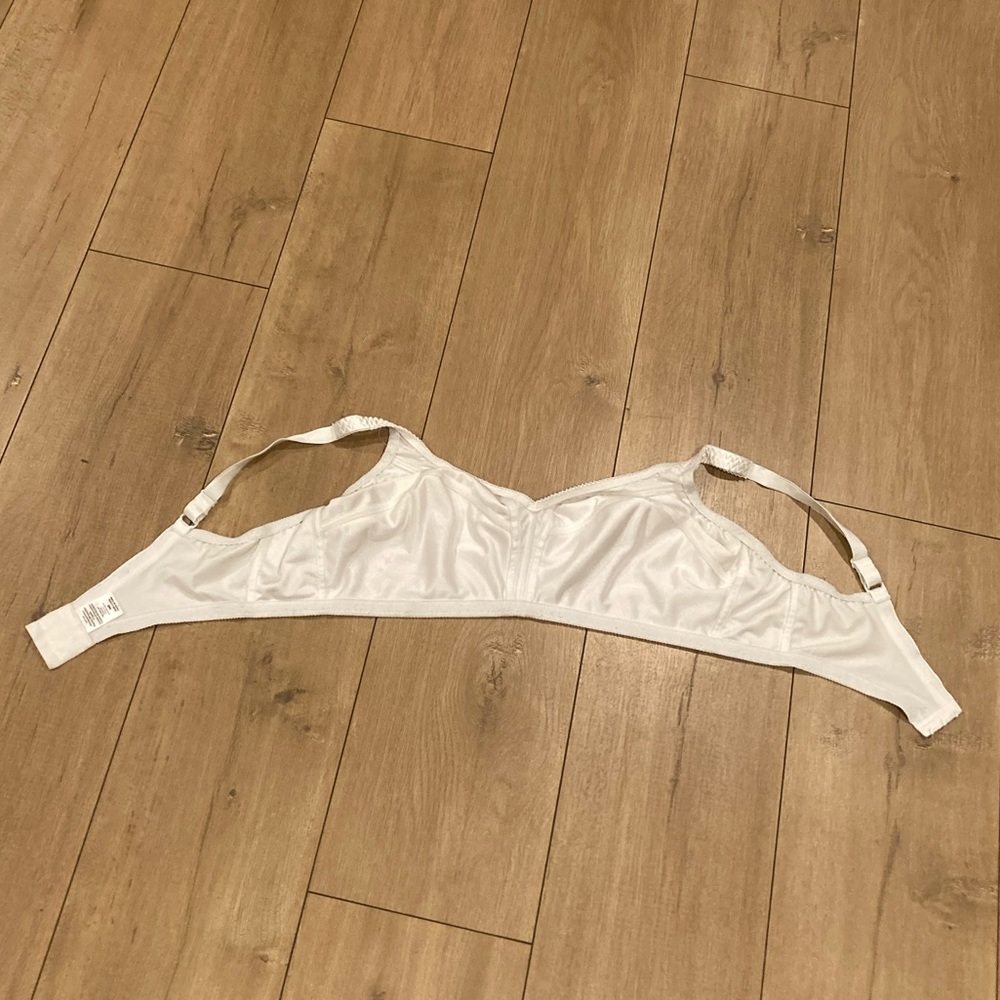 Size 44D Bra - Picture 7 of 9